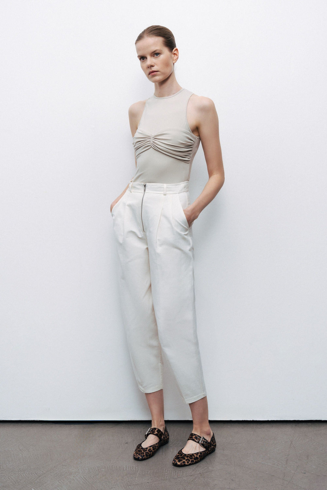 Stone Twist Detailed Body