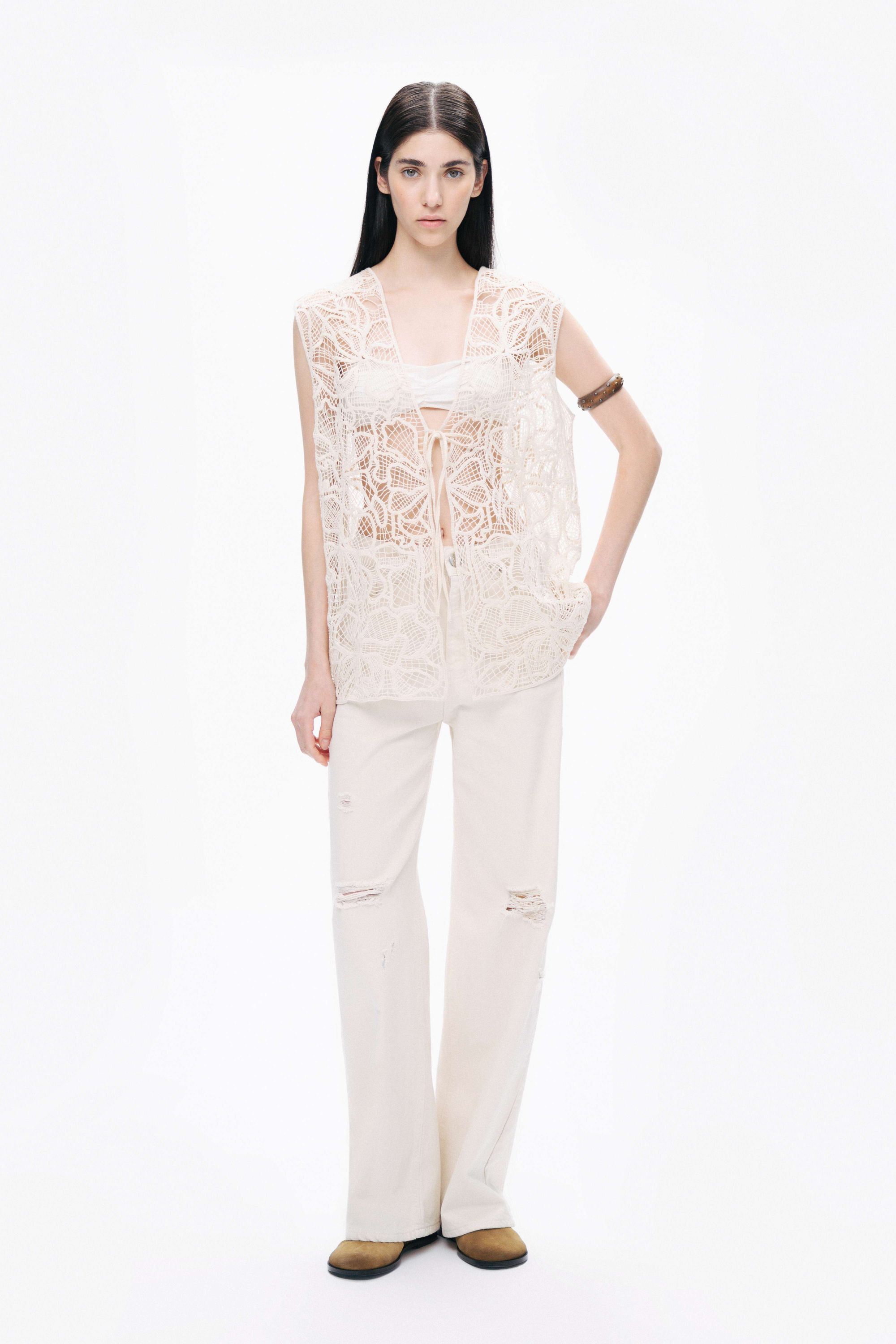 Ecru Floral Embroidered Detail Vest