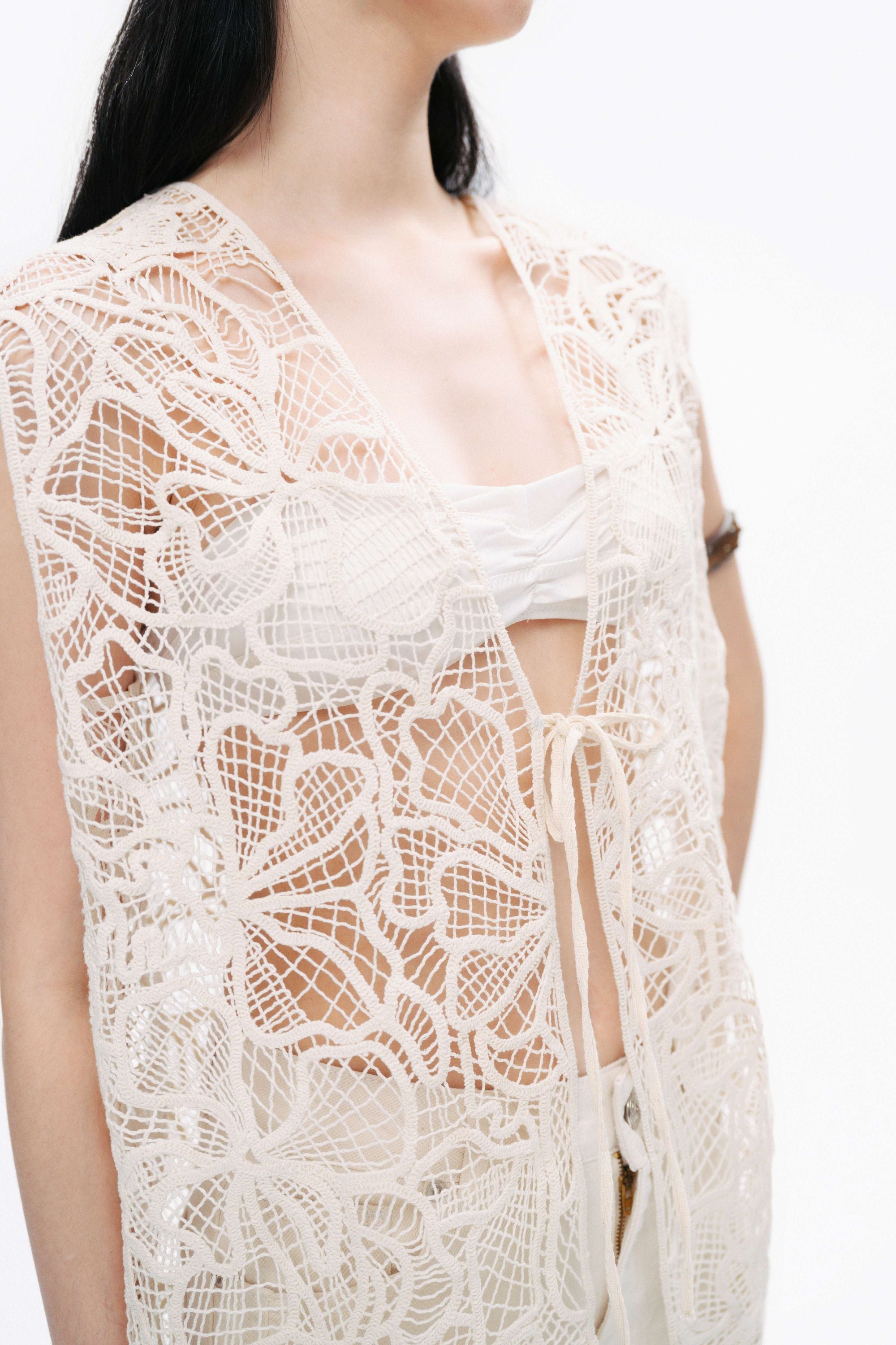 Ecru Floral Embroidered Detail Vest