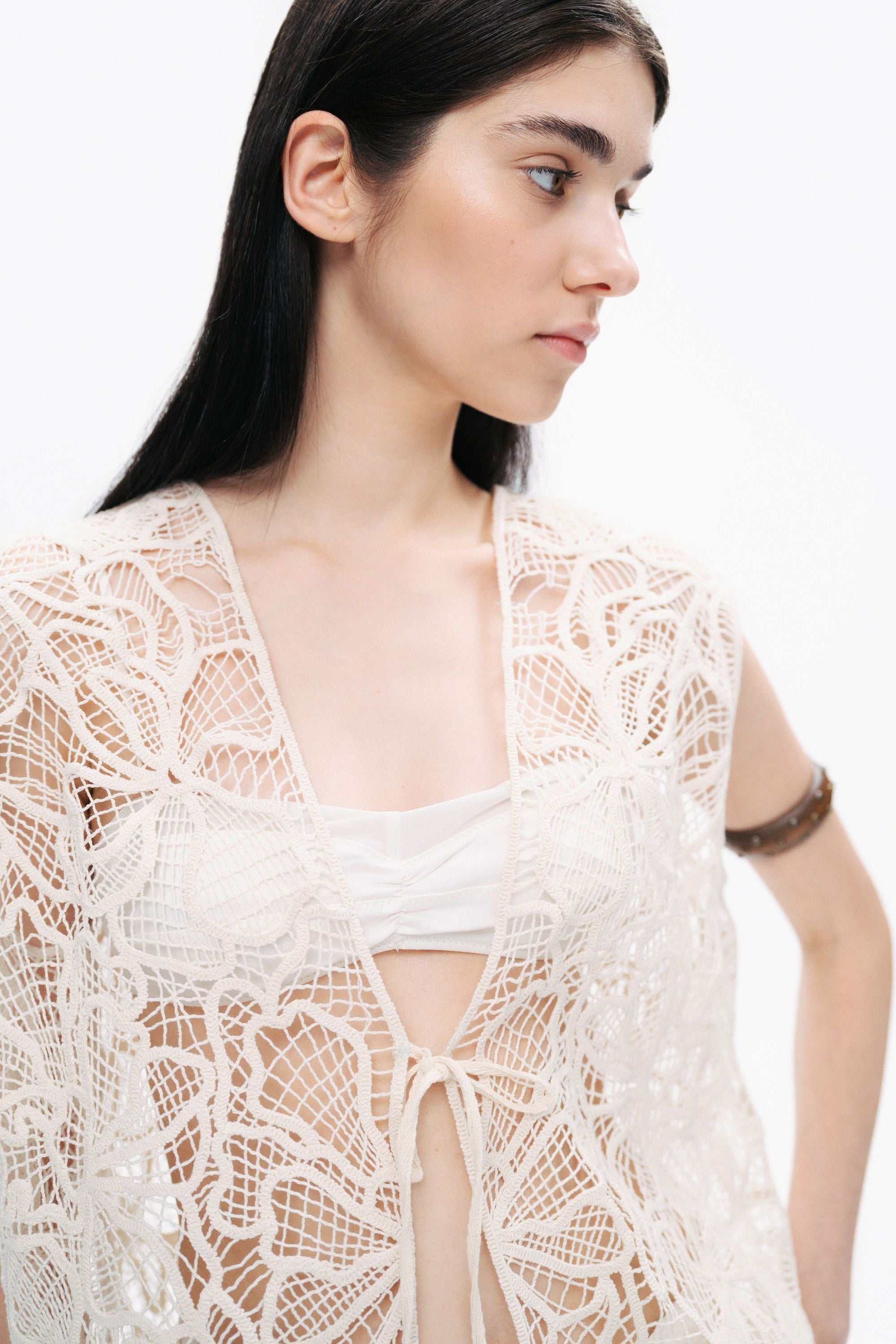 Ecru Floral Embroidered Detail Vest