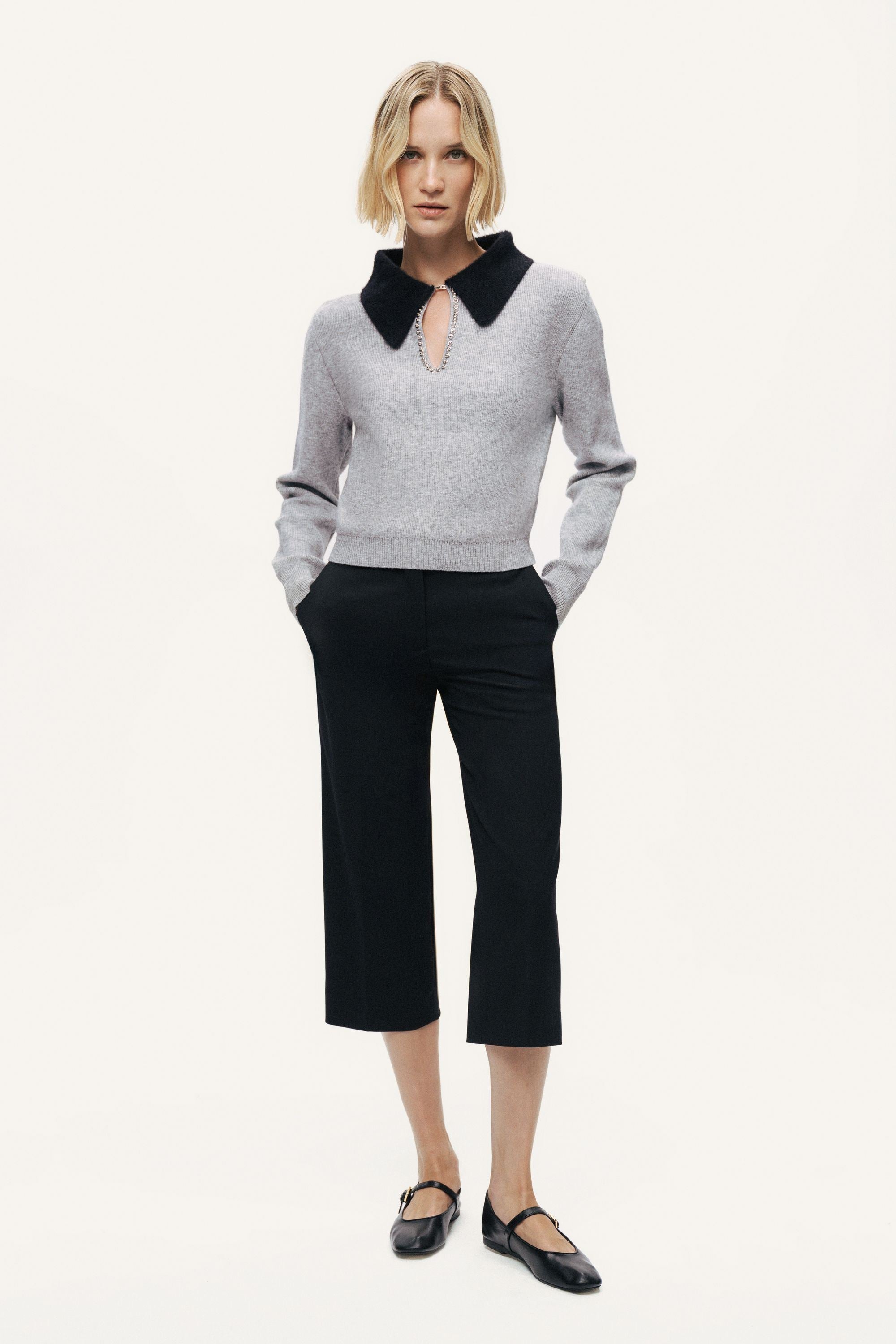 Contrast Collar Keyhole Knit Sweater