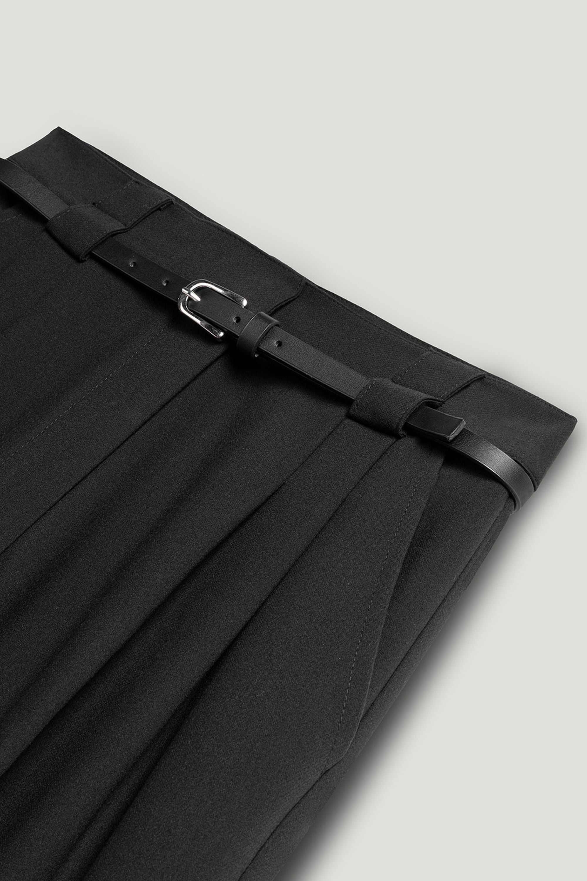 Black Belt Detailed Pants