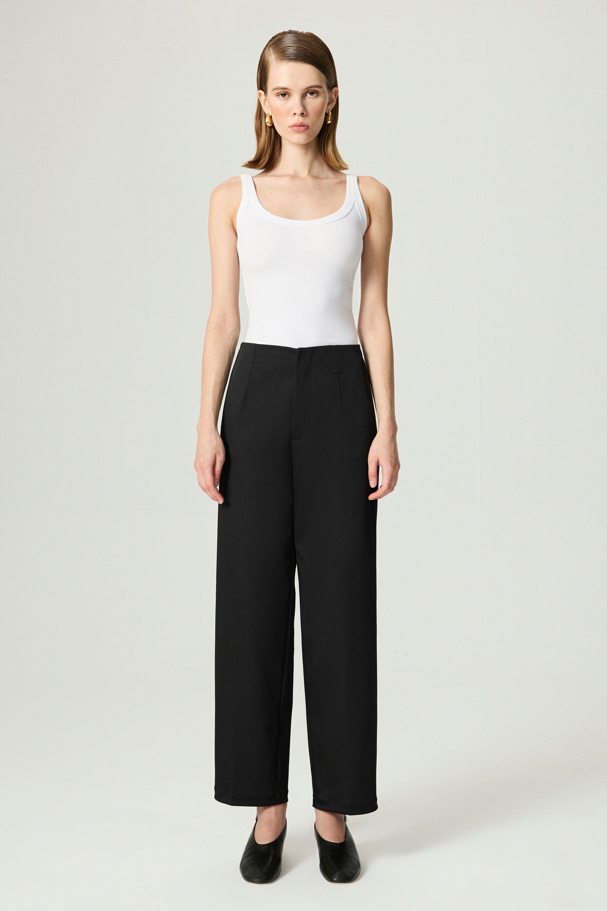 Black Pleat Detailed Pants