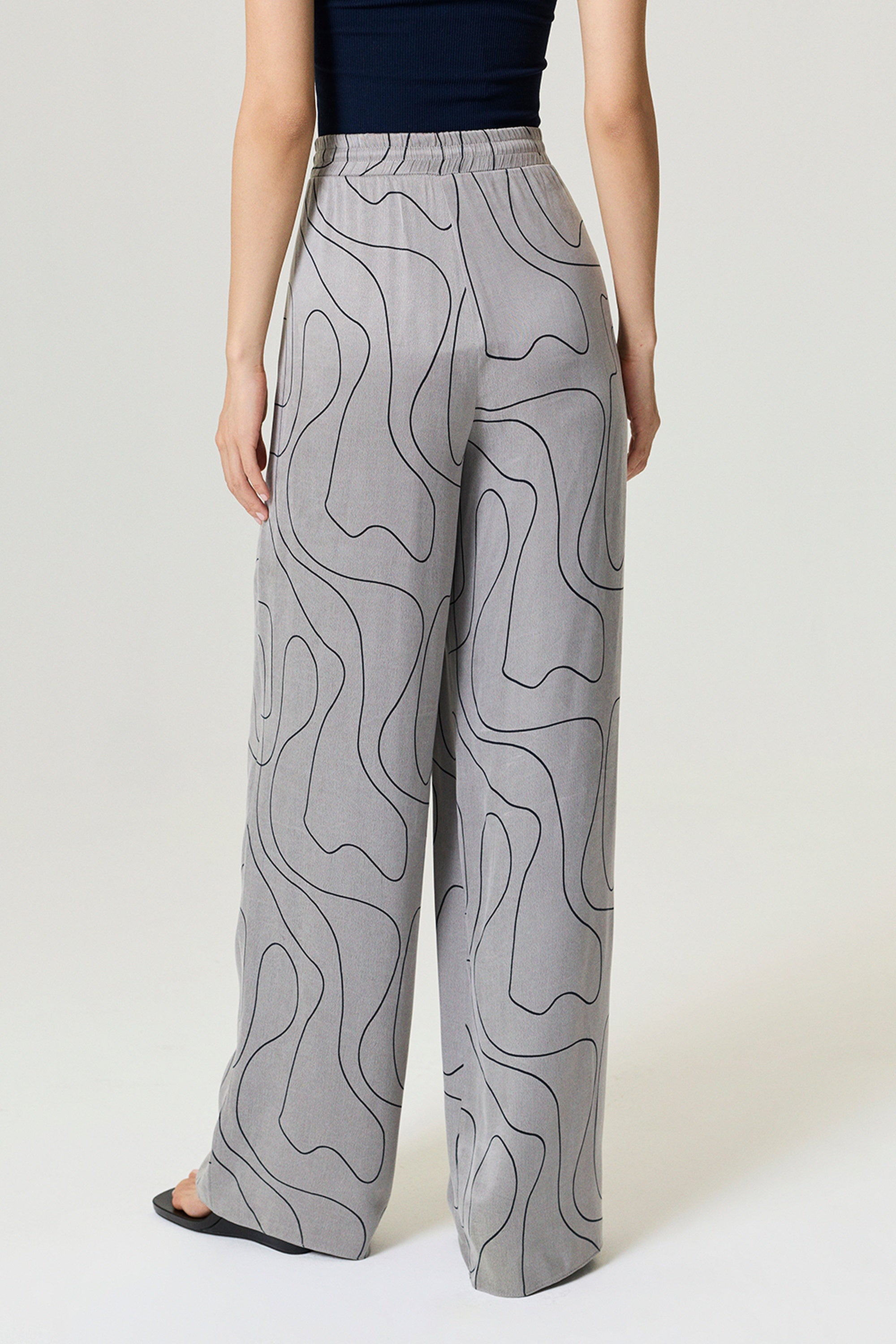 Flowy Wide-Leg Tailored Pants