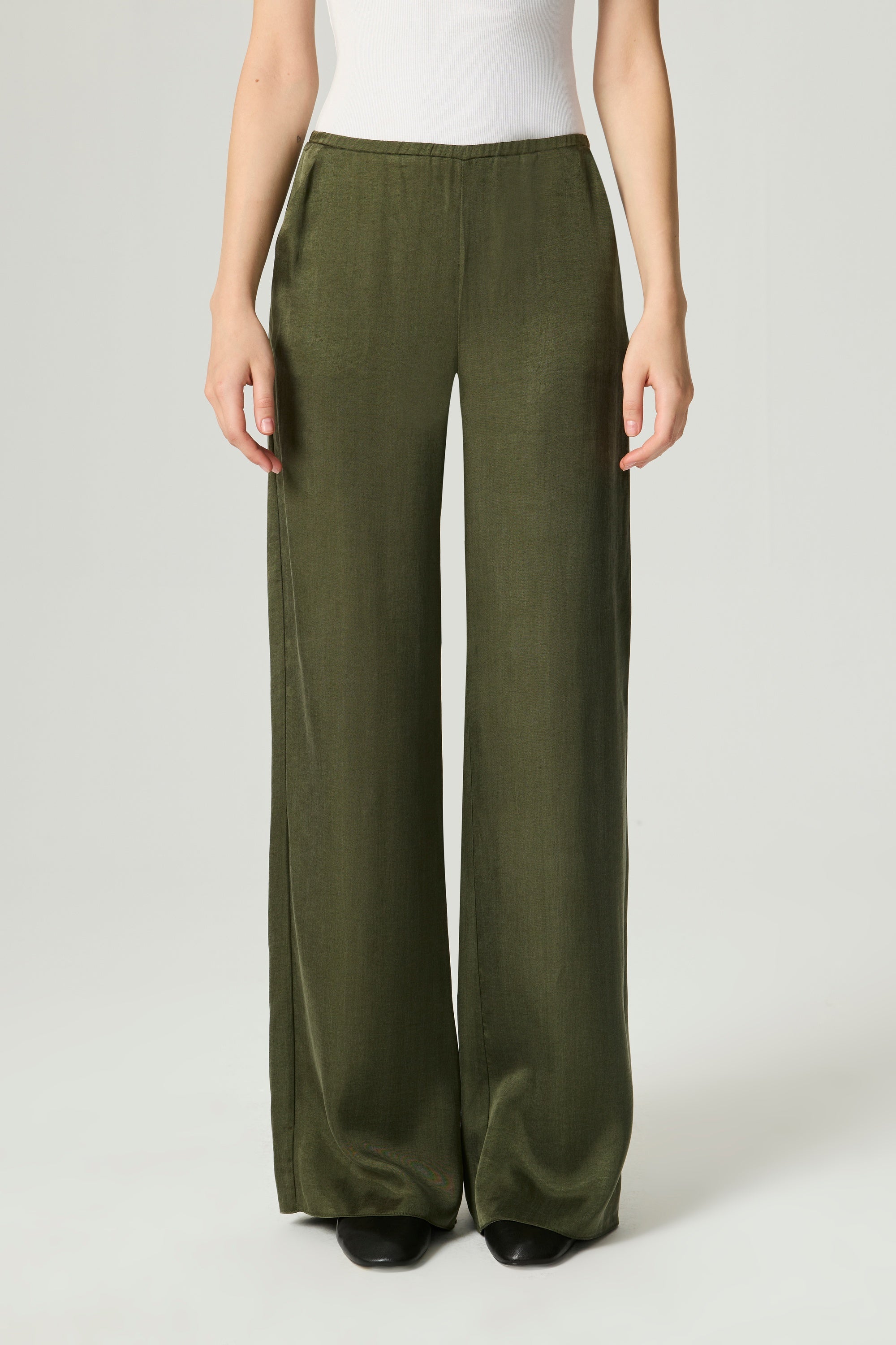 Fluid Tailored Wide-Leg Pants