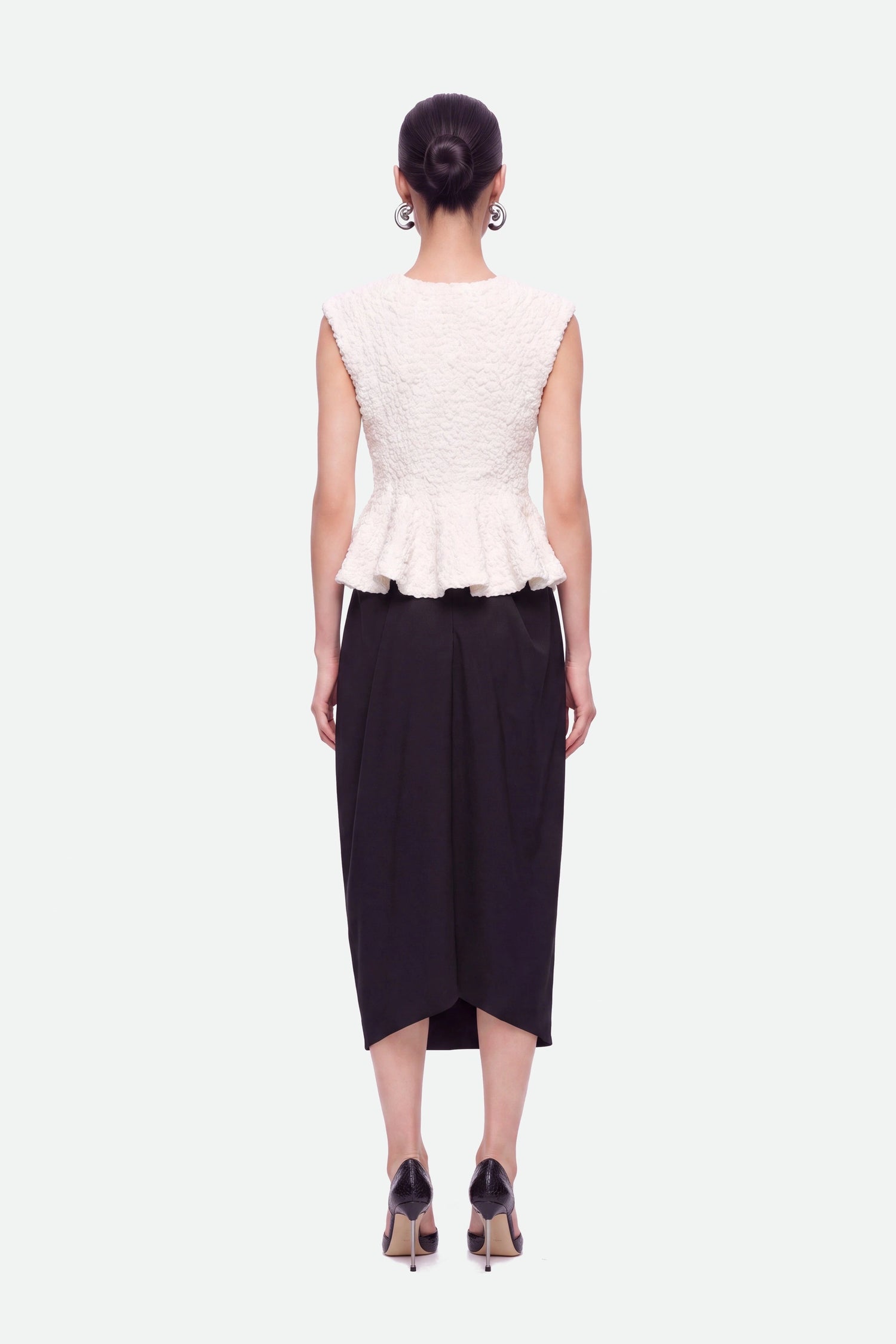 Accessory Detail Crew Neck Knit Top